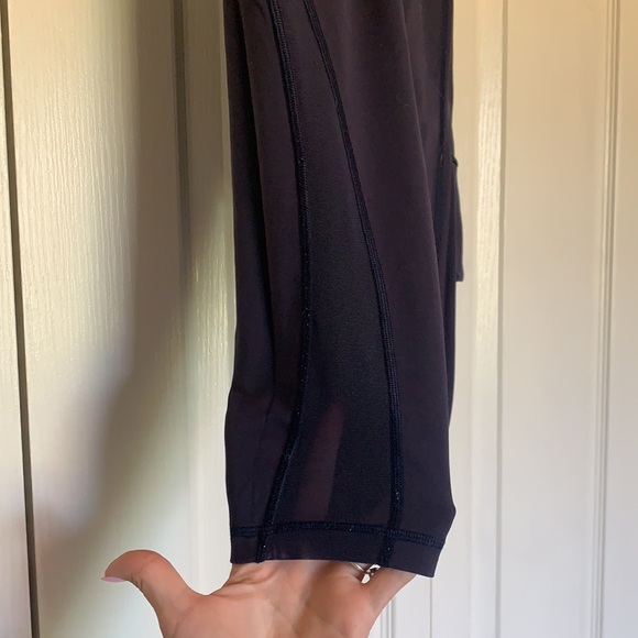 Navy Lulu Lemon Leggings - Picture 2 of 4